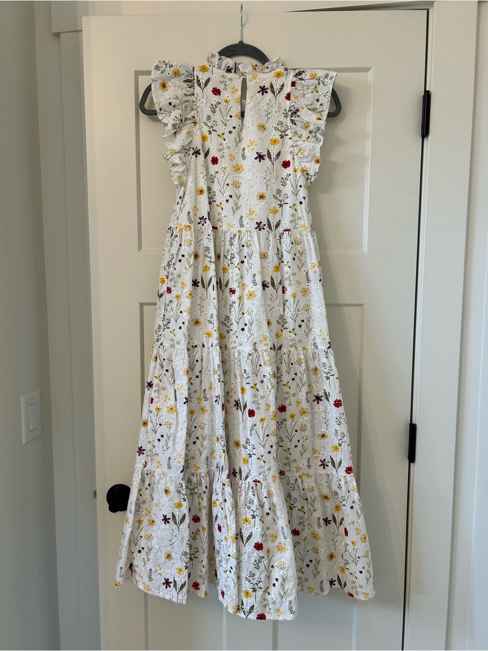 En Saison White Floral Tiered Maxi Dress with Red and Yellow Accents - Picture 5 of 6